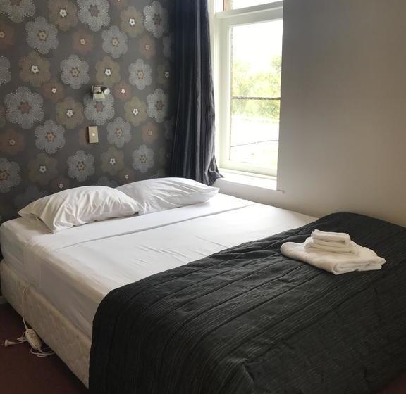 Hotel Criterion Club 19