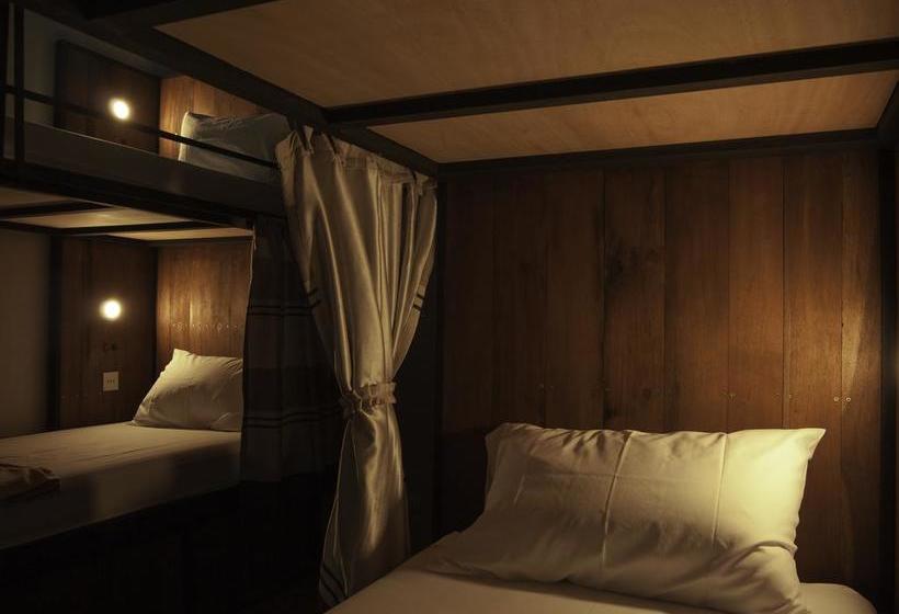 Hostel Whereder Poshtel 12