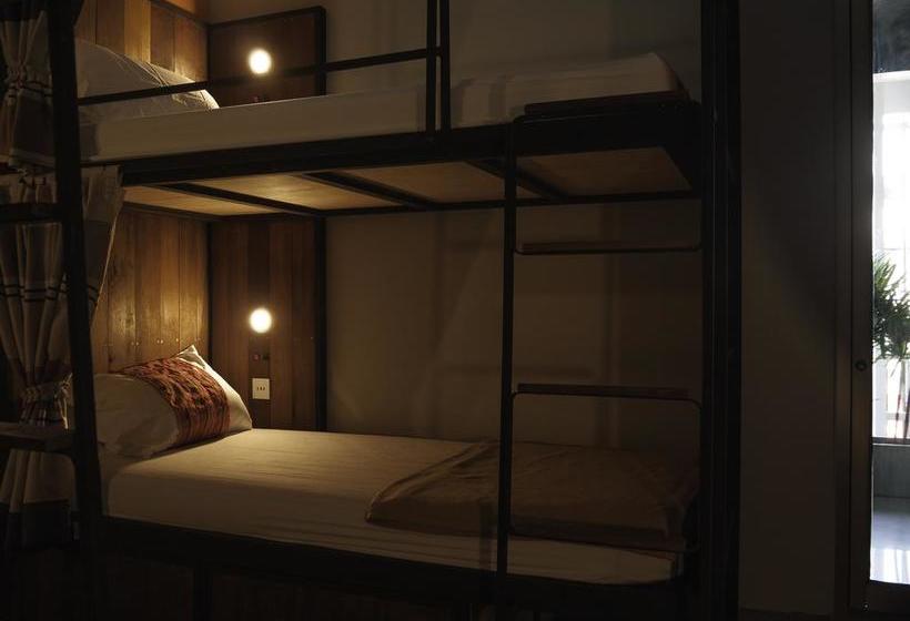 Hostel Whereder Poshtel 16