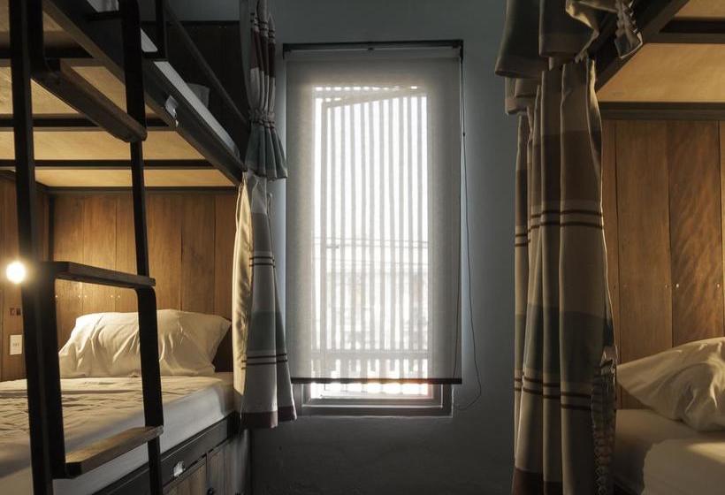 Hostel Whereder Poshtel 19