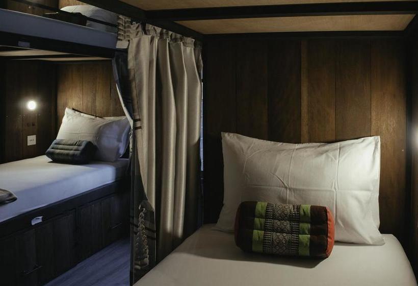 Hostel Whereder Poshtel 4