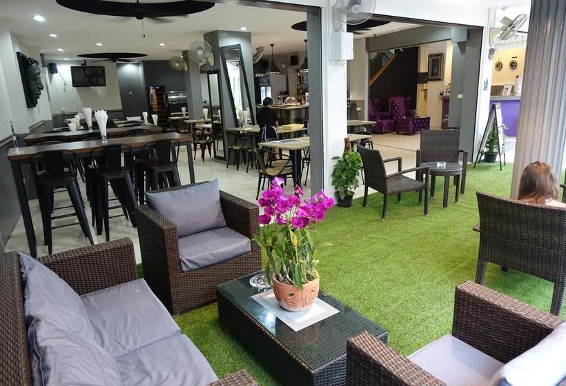 Hotel C&c Residence Bistro Restaurant 14