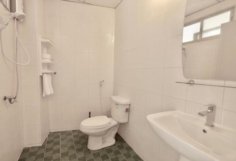 Hotel C&c Residence Bistro Restaurant 3