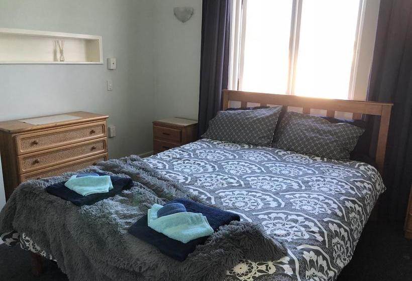 Bed and Breakfast Living On Dee Invercargill South Island