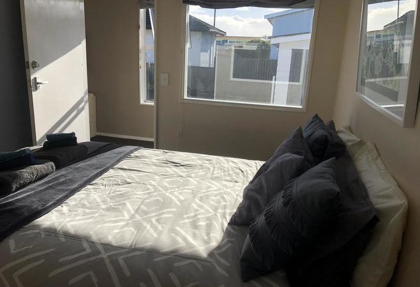 Bed and Breakfast Living On Dee 11