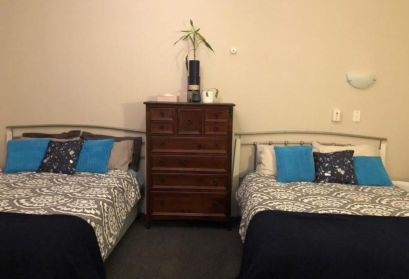 Bed and Breakfast Living On Dee 17