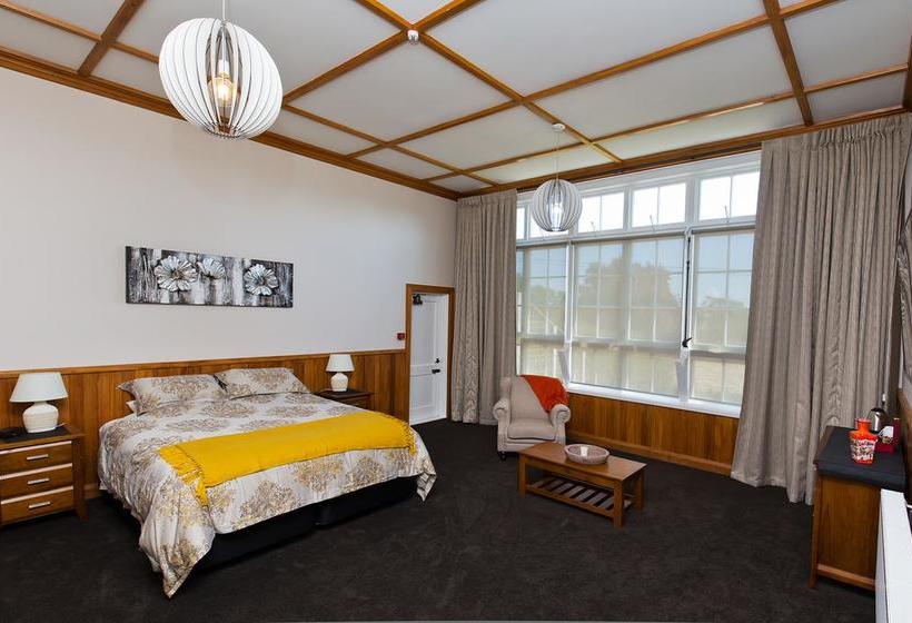 Bed and Breakfast The Old School Enfield 13