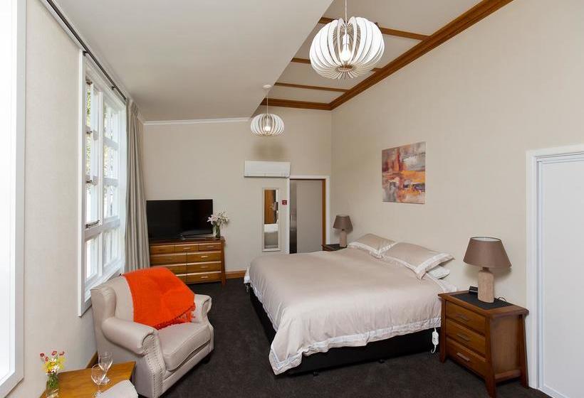 Bed and Breakfast The Old School Enfield 19