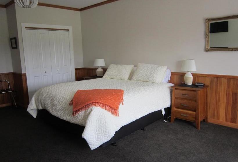 Bed and Breakfast The Old School Enfield 2