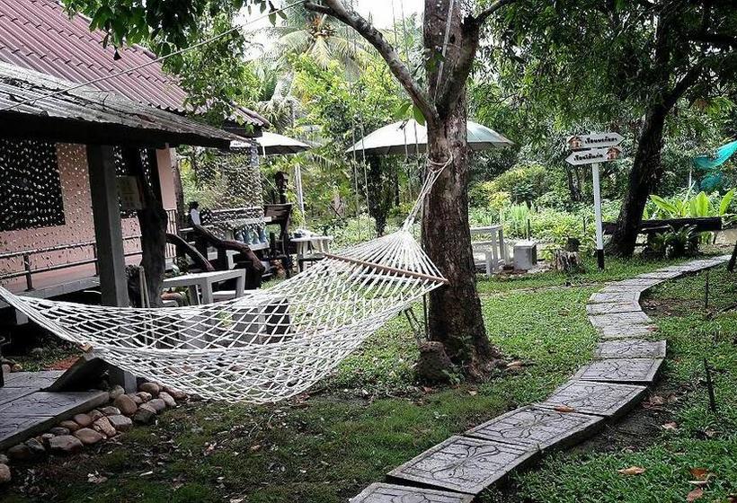 Baansuanleelawadee Resort Amphawa 12