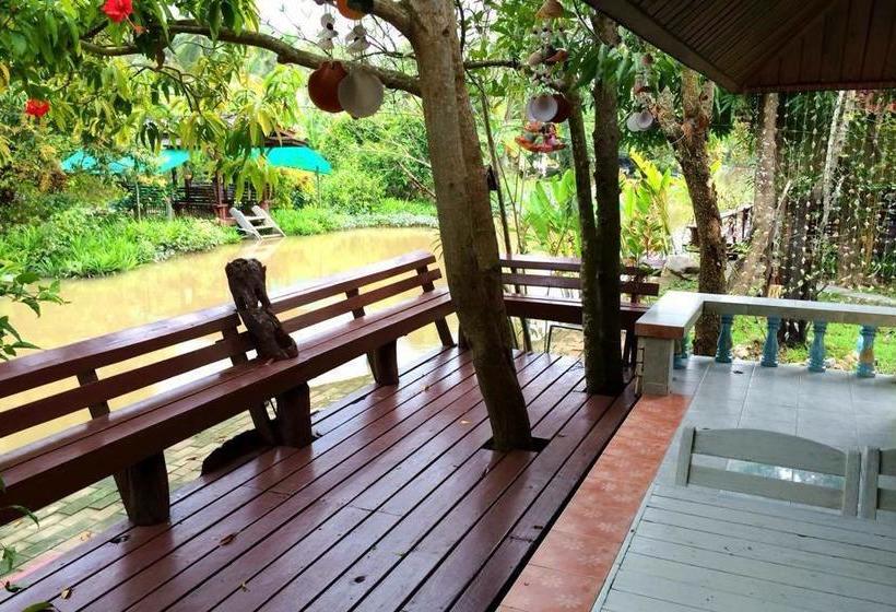 Baansuanleelawadee Resort Amphawa 13