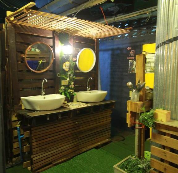 Pakinn Hostel Hat Yai 8