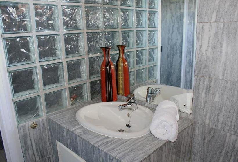 Bed and Breakfast Ravinala Guest House 13