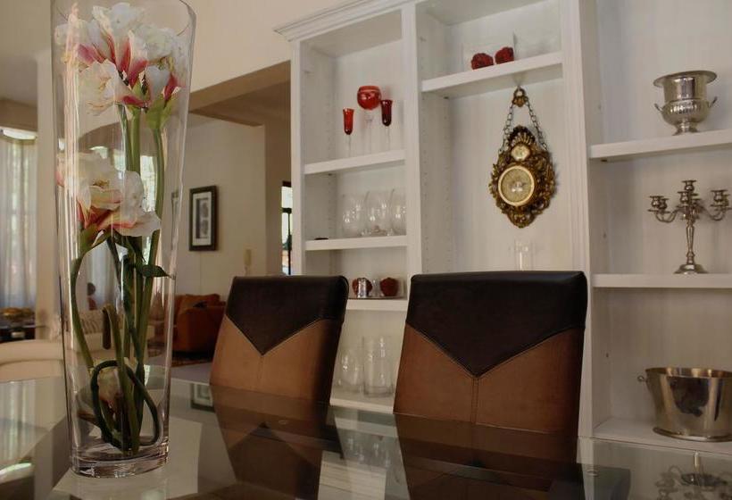 Bed and Breakfast Ravinala Guest House 3