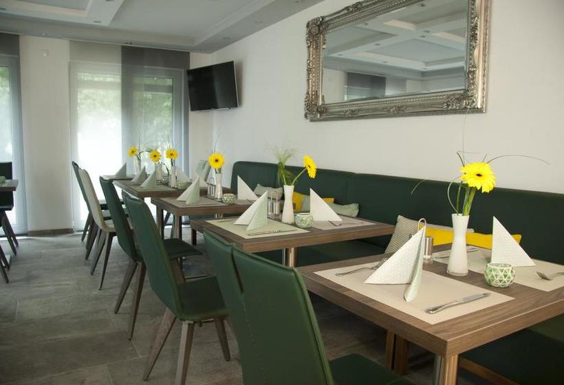 Hotel Am Moosrain 10