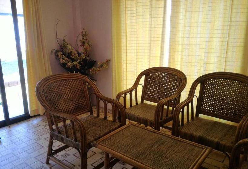 Suan Luang Beach Resort 11