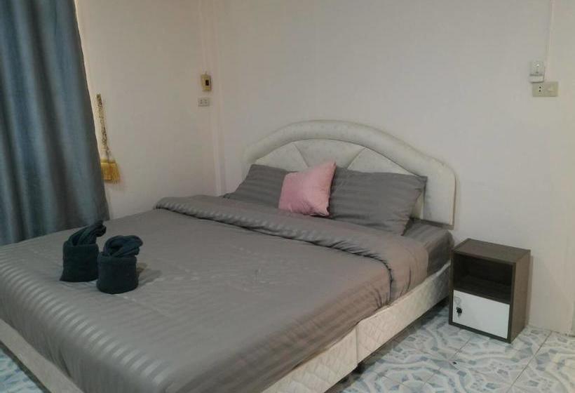 Suan Luang Beach Resort 13