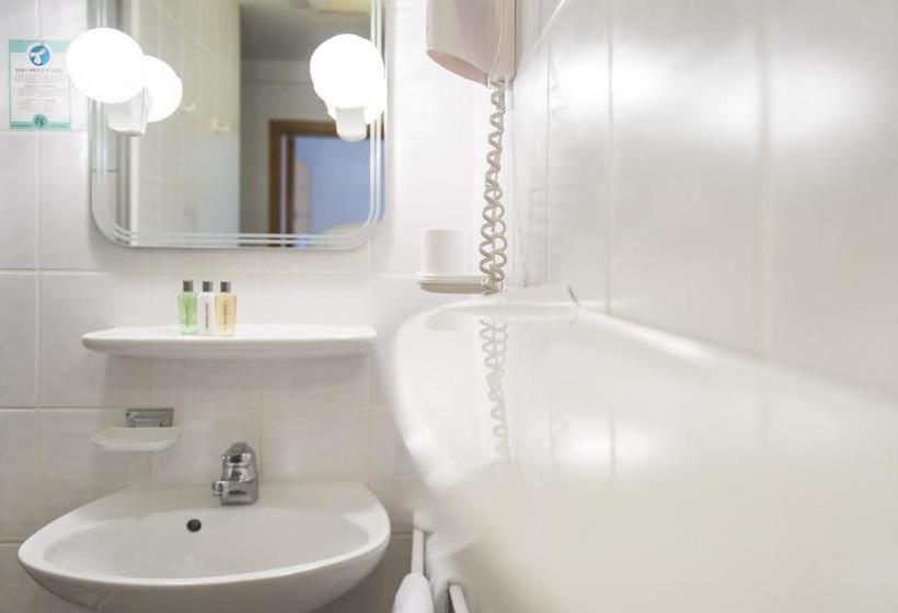 Hotel Gasthof Jägerstüble 12