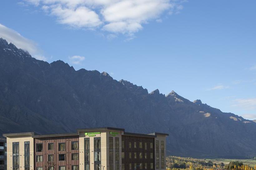 Hotel Wyndham Garden Queenstown 1