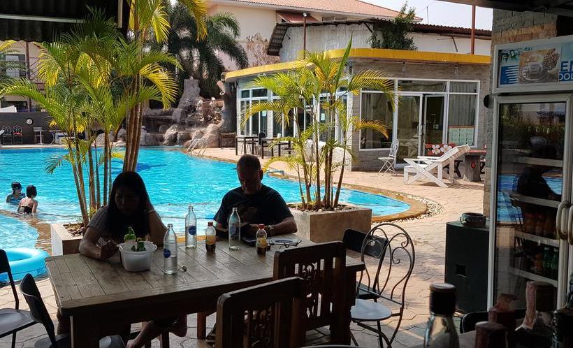 Ruysuk Hotel & Swimming Pool 9