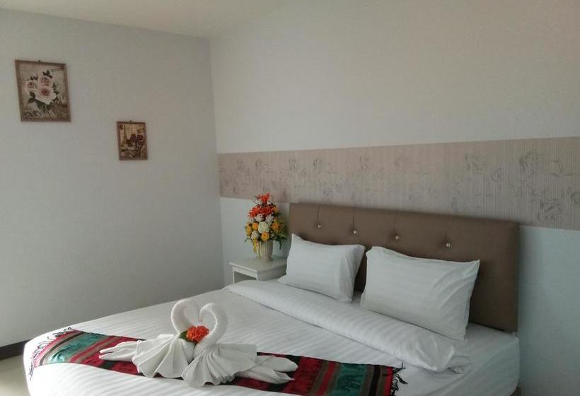 Hotel Baan Thanthip 14