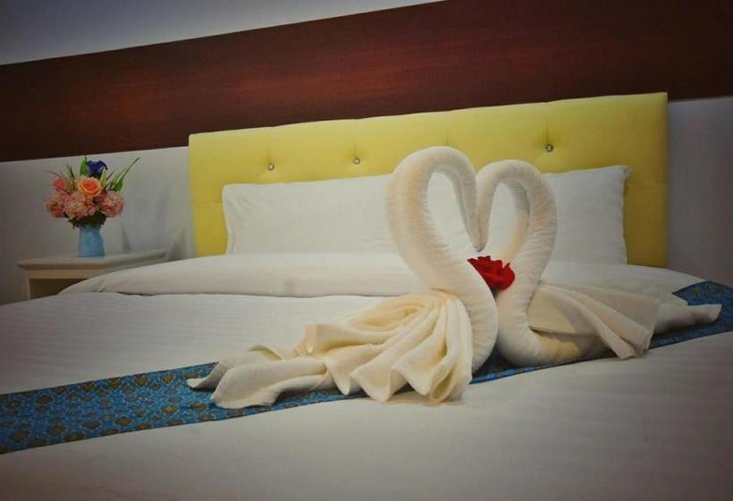 Hotel Baan Thanthip 15