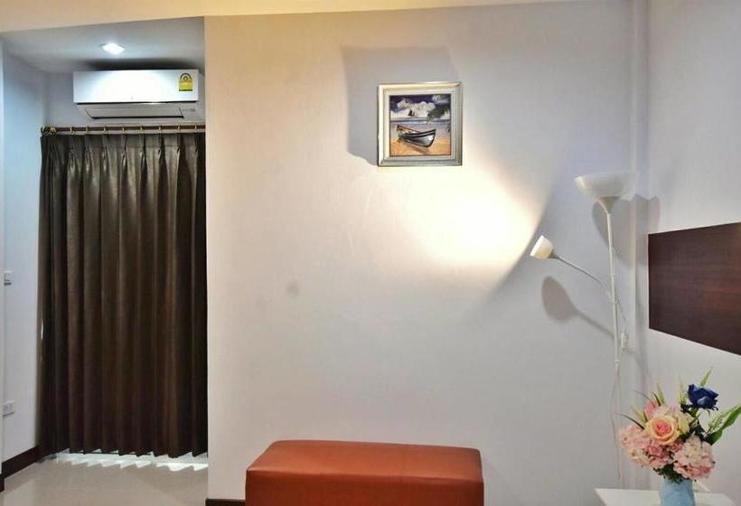 Hotel Baan Thanthip 4