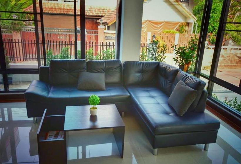 Hotel Baan Thanthip 8