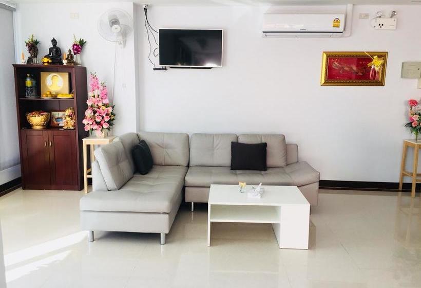 Hotel Baan Thanthip 9