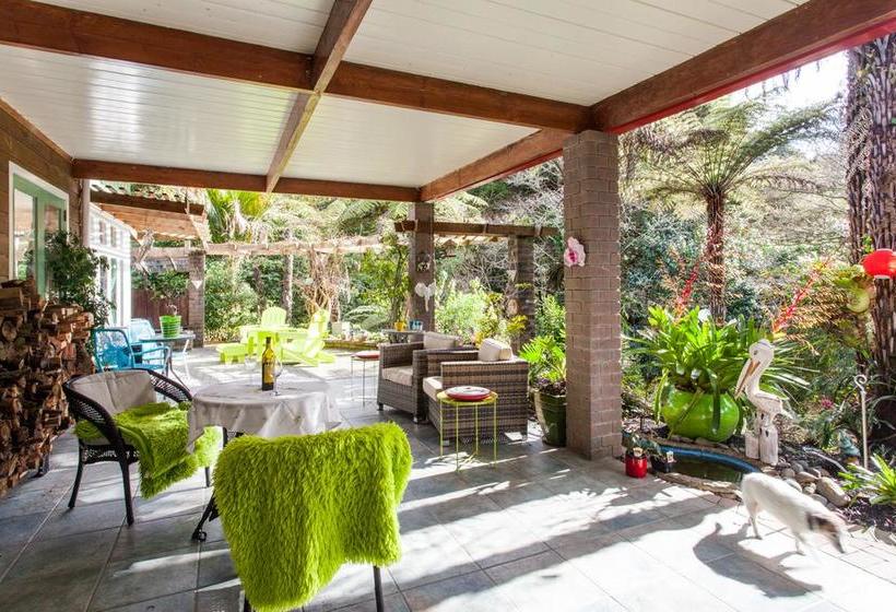 Waimoana Garden Bed And Breakfast 1