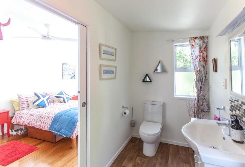 Waimoana Garden Bed And Breakfast 12