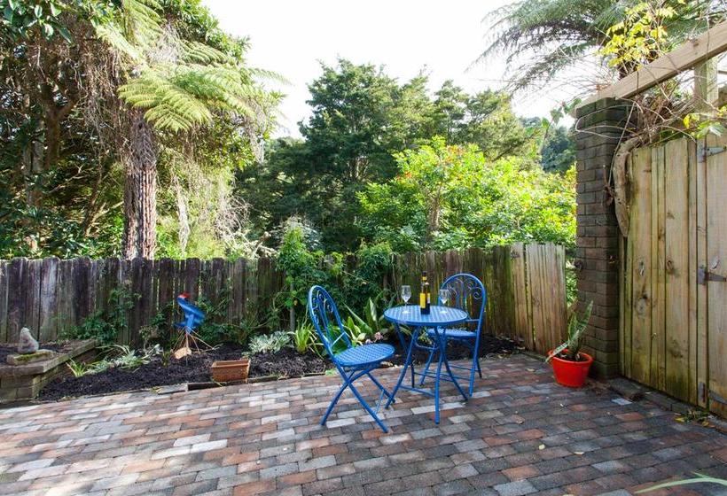 Waimoana Garden Bed And Breakfast 2