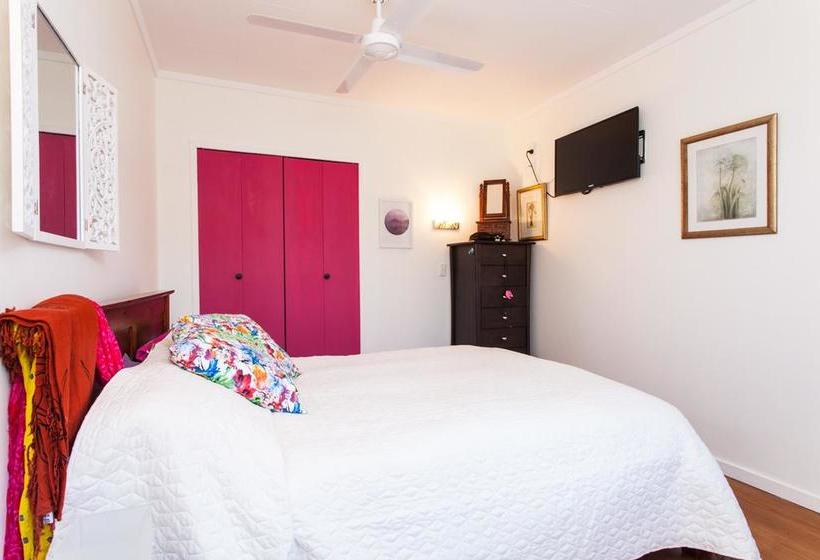 Waimoana Garden Bed And Breakfast 7