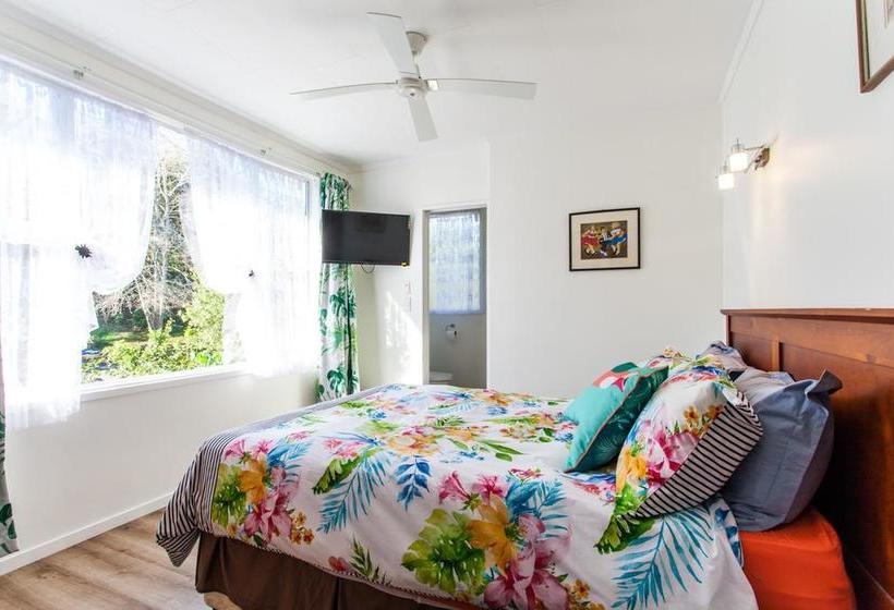 Waimoana Garden Bed And Breakfast 9