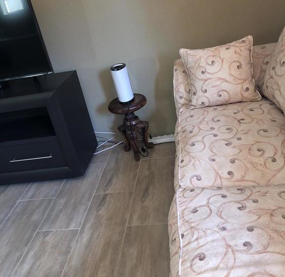 Bed and Breakfast Khuvena Guesthouse 13