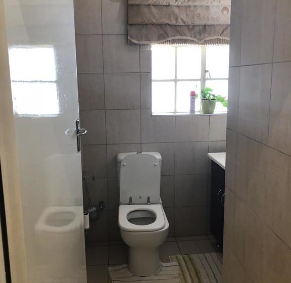 Bed and Breakfast Khuvena Guesthouse 7