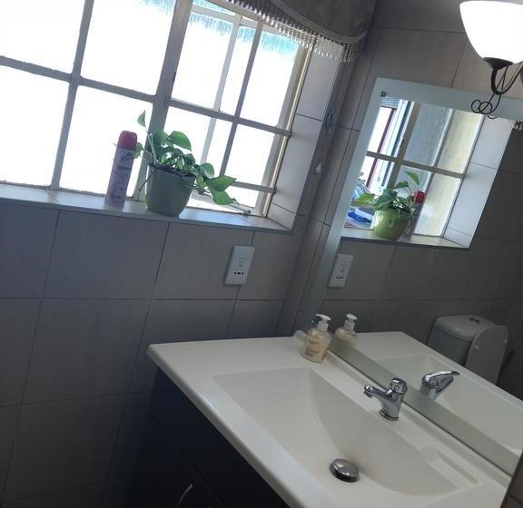 Bed and Breakfast Khuvena Guesthouse 9