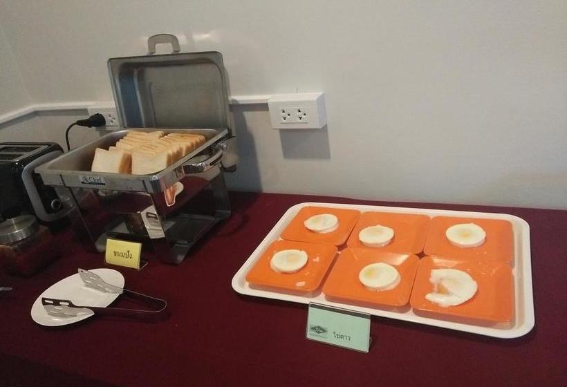 Hotel The Parawood Natrang 5