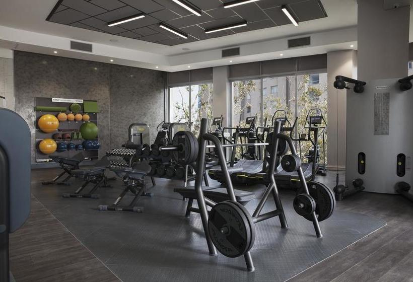 Hotel The Capital On The Park 15