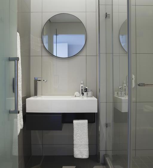 Hotel The Capital On The Park 16