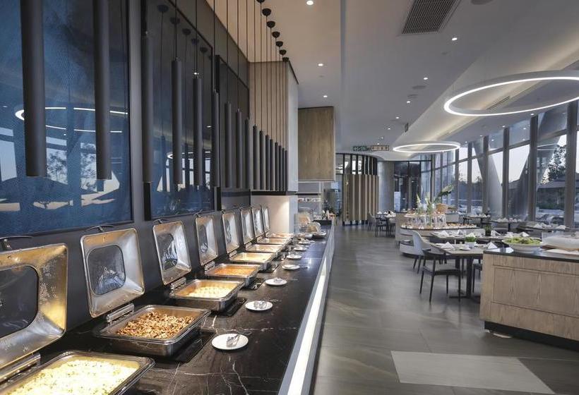 Hotel The Capital On The Park 9