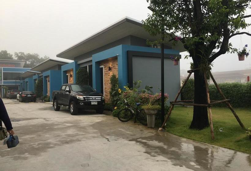 Hotel Blue Orchid Resort 10