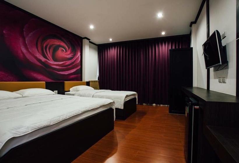 Hotel Blue Orchid Resort 12