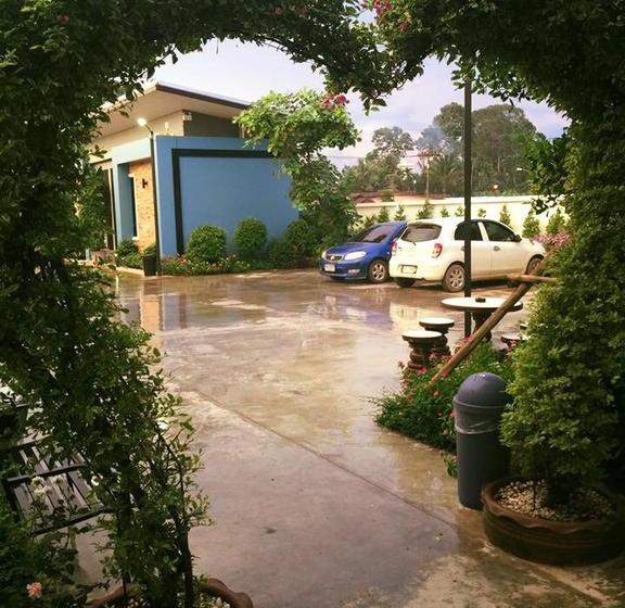 Hotel Blue Orchid Resort 14