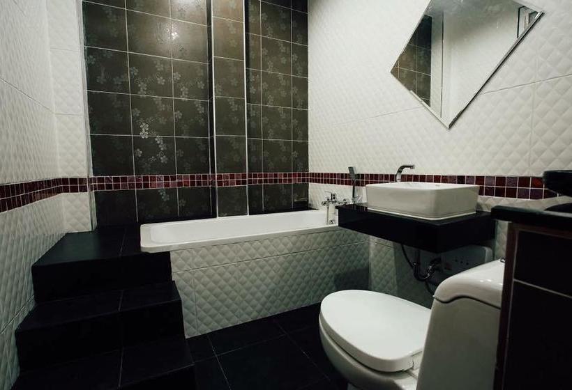 Hotel Blue Orchid Resort 2