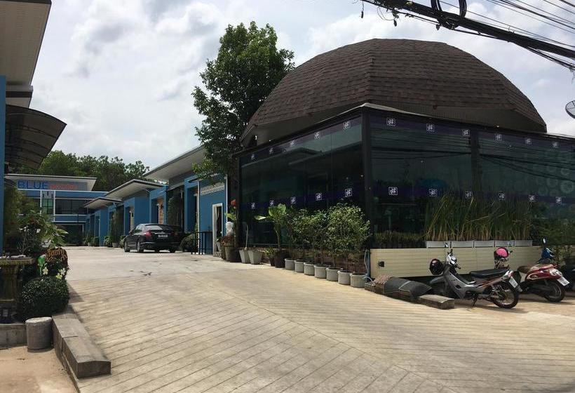 Hotel Blue Orchid Resort 9