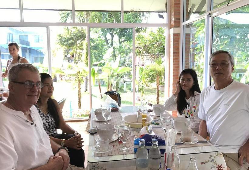 Resort Grand Free Breakfast 3