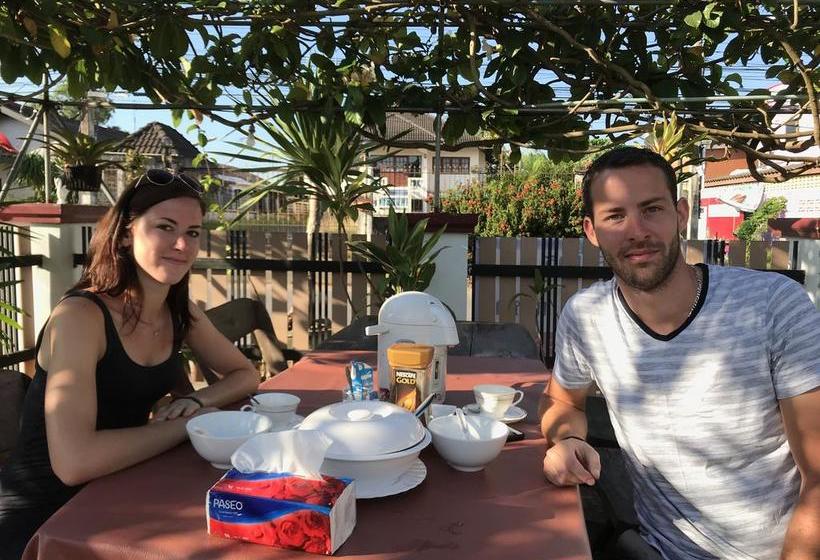 Resort Grand Free Breakfast 9