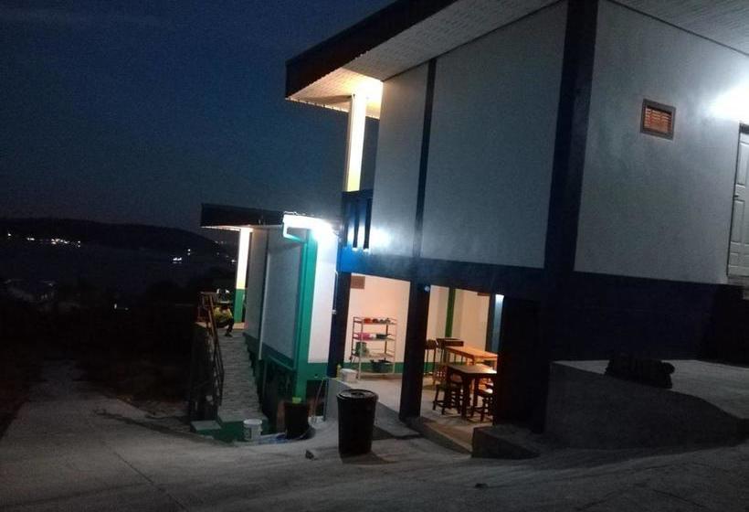 Resort Neutron Bungalow 11