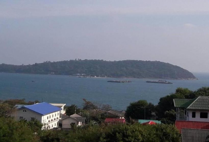 Resort Neutron Bungalow 8